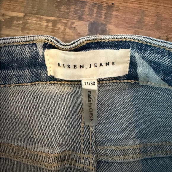 Risen High Rise Wide Leg Star Print Jeans, size 11/30 Stretchy Light Wash Ankle - Picture 3 of 13